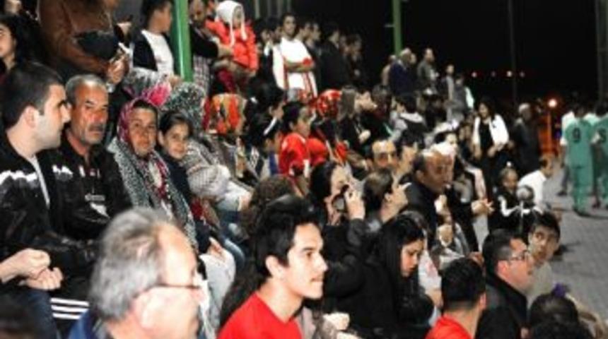 Ege Y&ouml;r&uuml;kleri Turnuvası&rsquo;nda Dostluk Kazandı