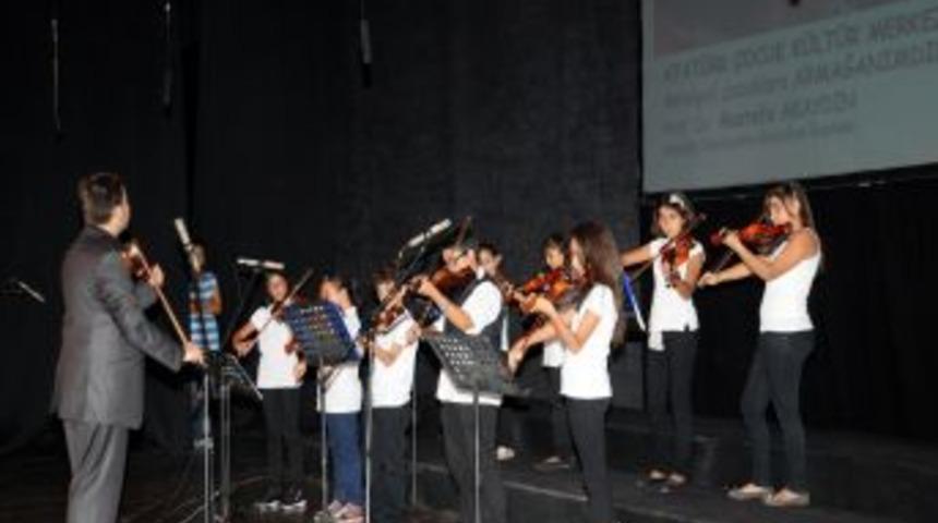 &Ccedil;ocuklar Anneler G&uuml;n&uuml;n&uuml; Kutlayacak