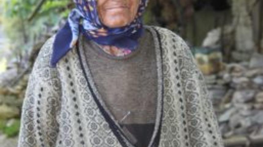 Koca K&ouml;y&uuml;n Bek&ccedil;isi Iki Kadın