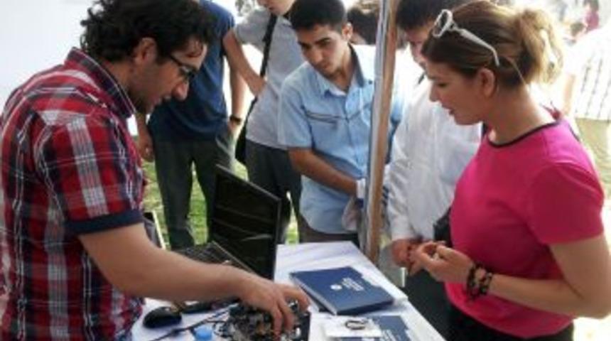 Labirent &Ccedil;&ouml;zen Robot Tam Not Aldı