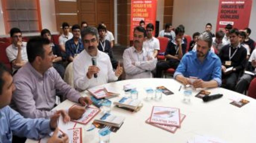 "Yayınlanan Kitaplarda Pazarlanma Kaygısı Var"