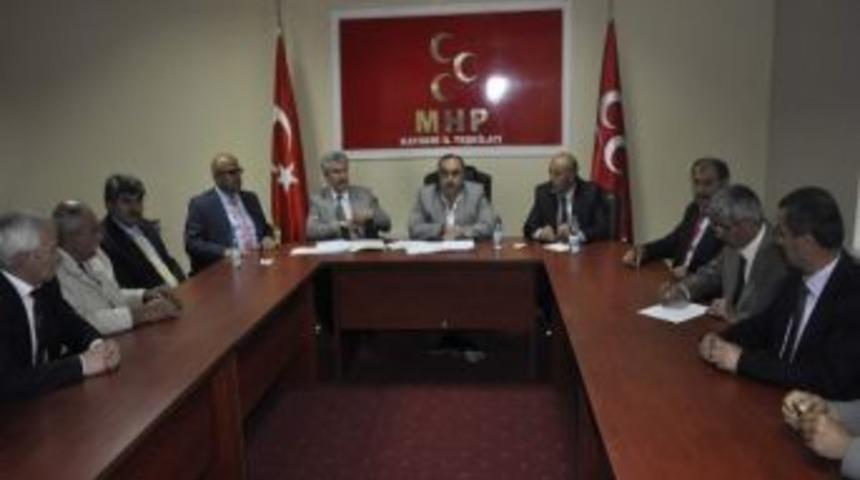 Milliyet&ccedil;i Hareket Partisi İl Başkanı Mete Eke, Mhp İl Genel Meclis &Uuml;yeleri İle G&ouml;r&uuml;şt&uuml;