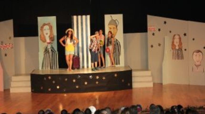 Gkv&rsquo;liler Devekuşu Kabare&rsquo;si Ve M&uuml;zik Dinletisi