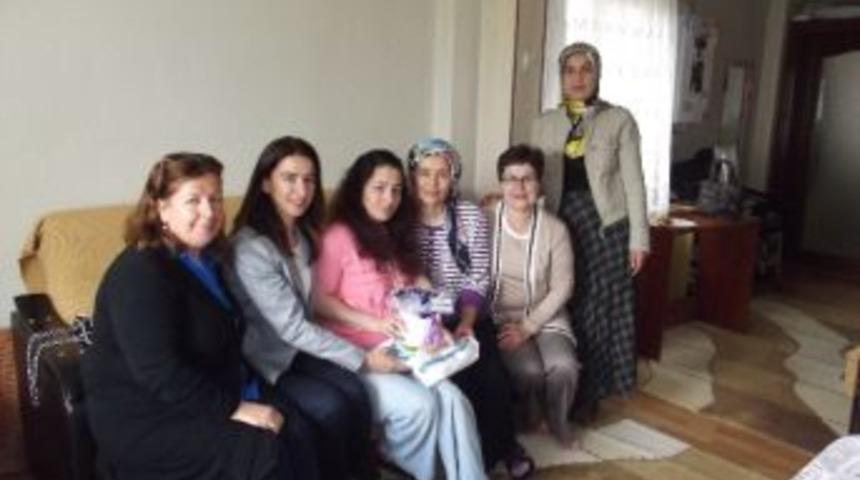 İzmit Kadın Meclisi&rsquo;nden Anneler G&uuml;n&uuml; Ziyareti