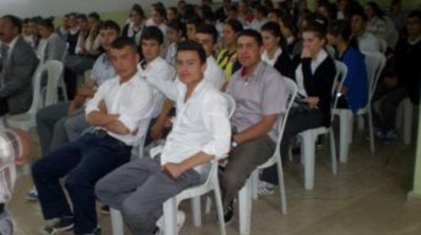 Emniyet, &Ouml;ğrencileri Trafik Konusunda Bilin&ccedil;lendiriyor