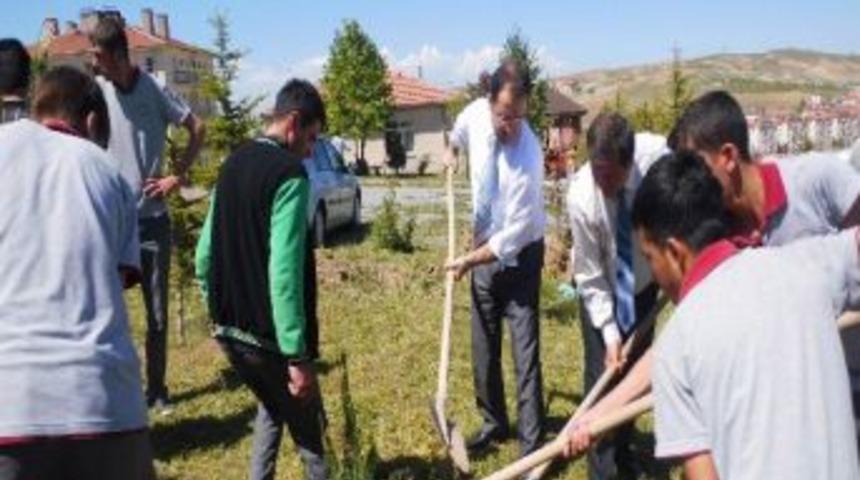 B&uuml;nyan Emniyeti Hatıra Ormanına Fidan Dikildi