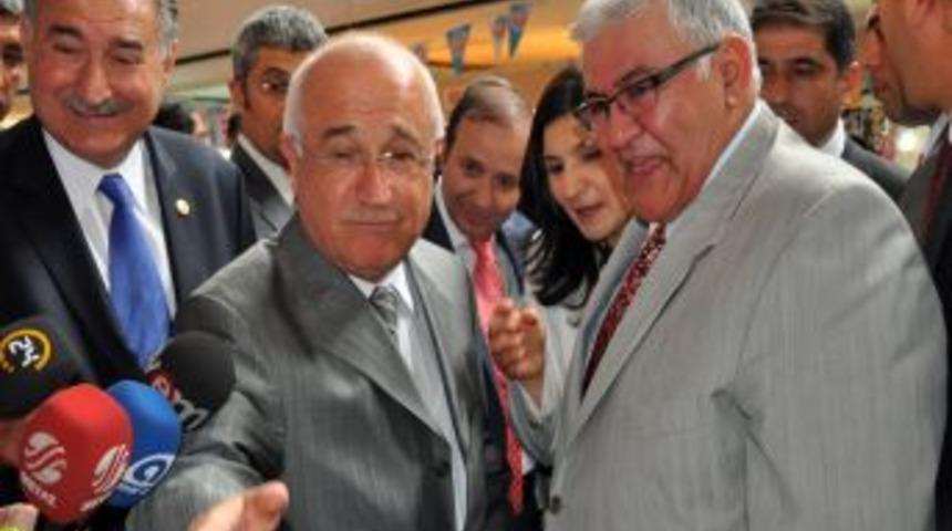 TBMM Başkanı &Ccedil;i&ccedil;ek'e Civil Ve G&ouml;ğermiş Peynir Ikram Edildi