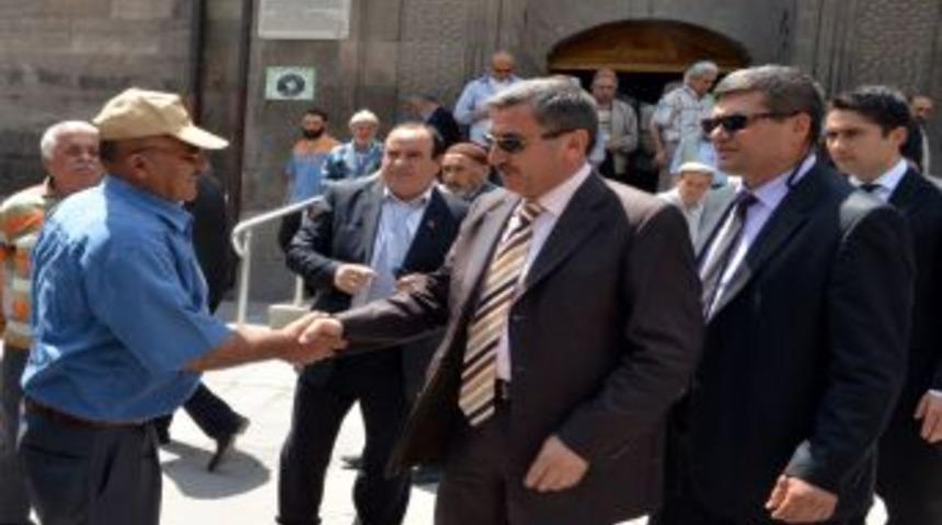 Vali Şerif Yılmaz, Vatandaşlarla Vedalaştı