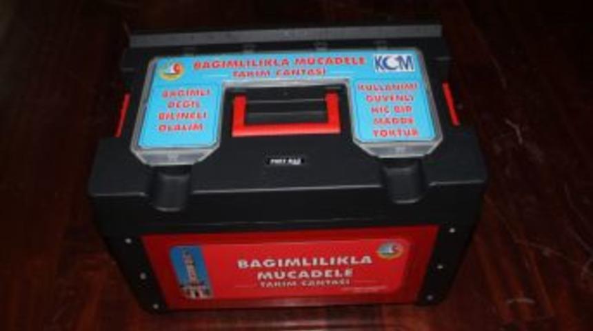 Bağımlılığa Karşı Takım &Ccedil;antası