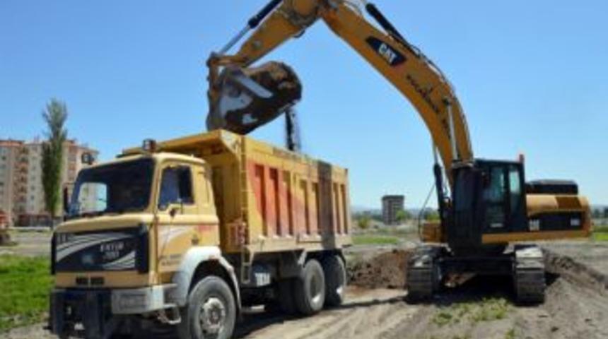 Kocasinan Belediyesi Fuar Gelişme Alanına Yol Yapıyor