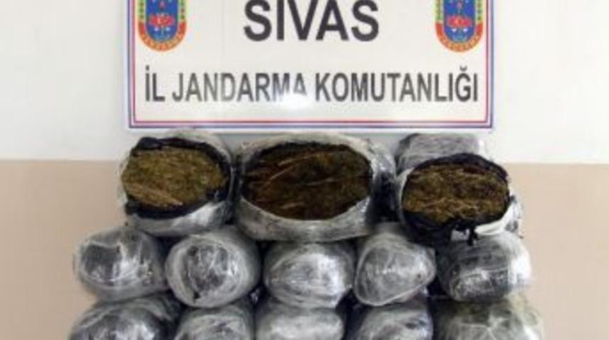 Sivas&rsquo;ta 100 Kilo Uyuşturucu Ele Ge&ccedil;irildi