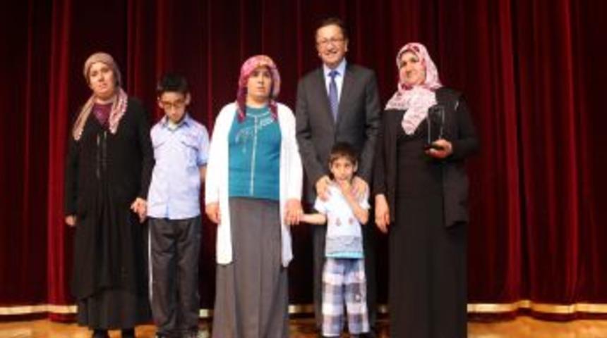 Altındağ &lsquo;yılın Annesi'ni Se&ccedil;ti