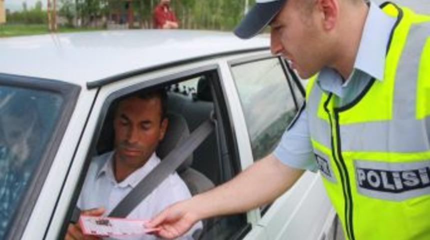 Hask&ouml;y Emniyeti'nden S&uuml;r&uuml;c&uuml;lere Emniyet Kemeri Uyarısı