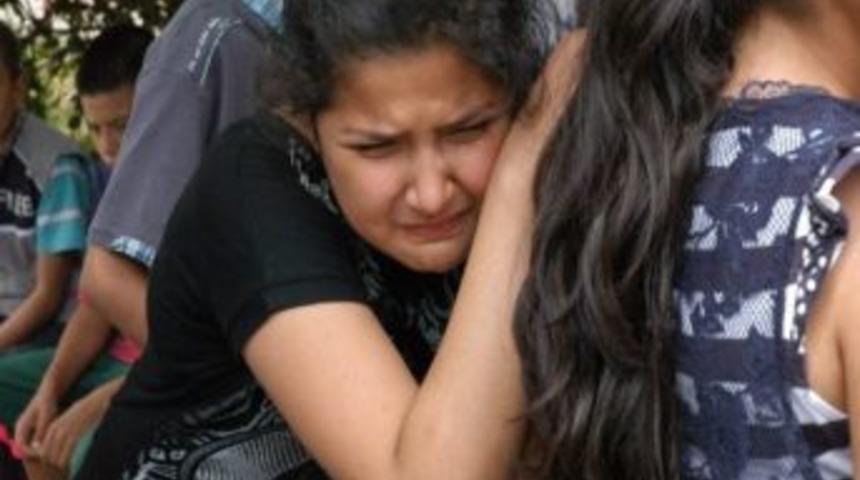 Hayata Veda Eden Melis G&ouml;zyaşları Arasında Son Yolculuğu&rsquo;na Uğurlandı