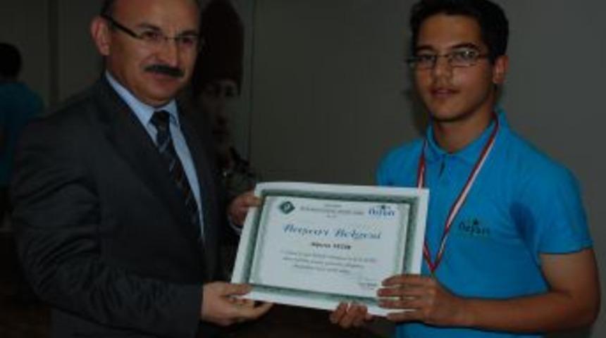 &Ouml;zyurt Koleji USOBO&rsquo;dan Altın Madalya Ile D&ouml;nd&uuml;