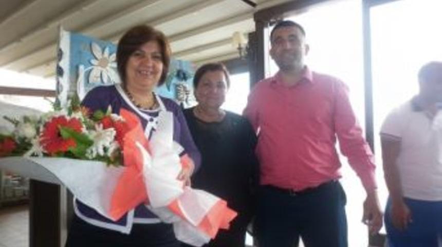 Kızılay Anneler G&uuml;n&uuml;'n&uuml; G&ouml;n&uuml;ll&uuml;leriyle Kutladı