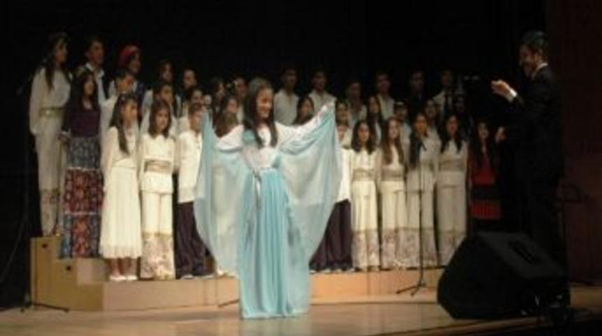 &lsquo;doğuyorum Korosu&rsquo; Adana&rsquo;da