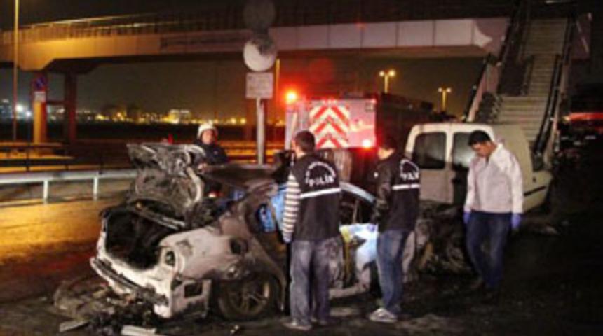 Sıkıştığı ara&ccedil;ta yanarak can verdi