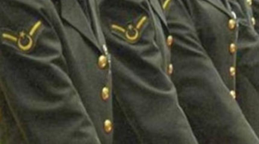 Askeri mahkemede intihar etti