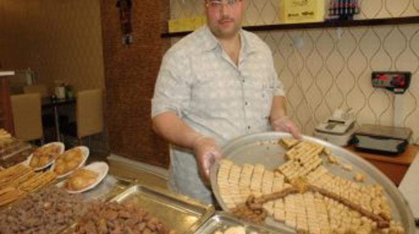 Suriyeli M&uuml;lteci T&uuml;rkiye'de Ticarete Atıldı