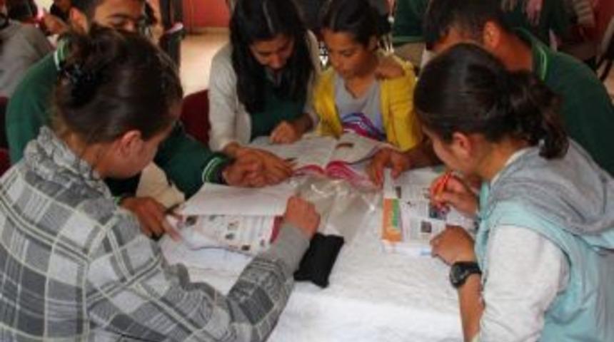 G&ouml;n&uuml;l El&ccedil;isi &Ouml;ğrencilerden &Ouml;zel Ders