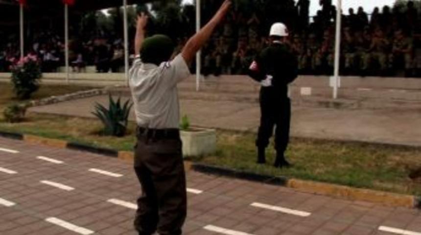 Engelli Asker Tabura &Uuml;&ccedil;l&uuml; &Ccedil;ektirdi