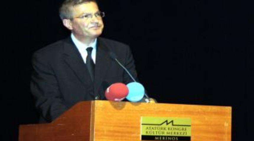 &ldquo;Bursa D&uuml;nyaya Ilahiyat&ccedil;ı Yetiştiriyor&rdquo;