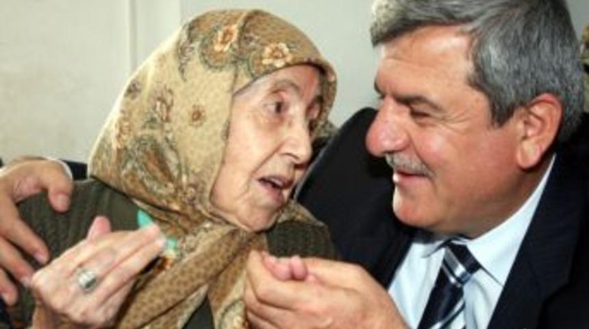 Karaosmanoğlu'dan Anneler G&uuml;n&uuml; Mesajı