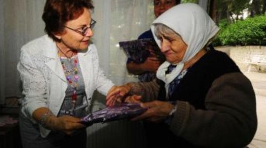 Türkegül Hanım’dan “anneler Günü Klasiği”