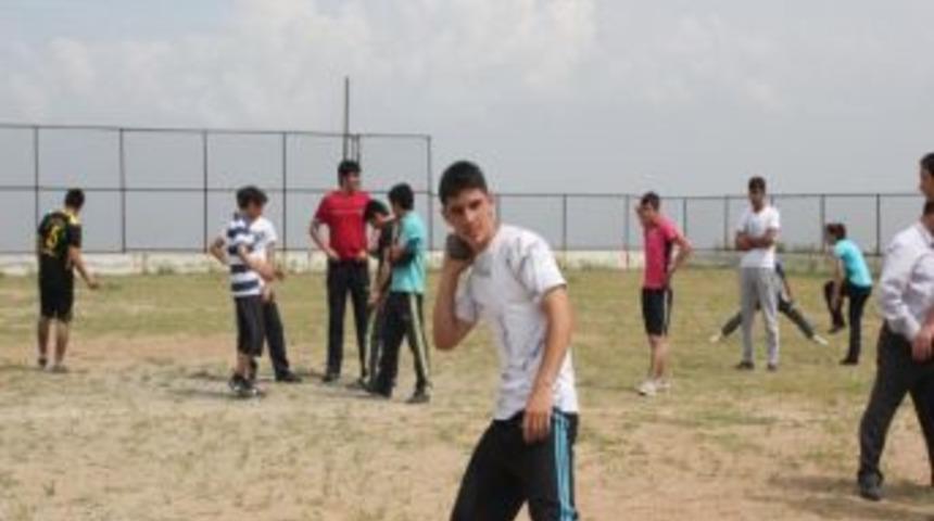 Geleneksel Spor Şenlikleri Devam Ediyor