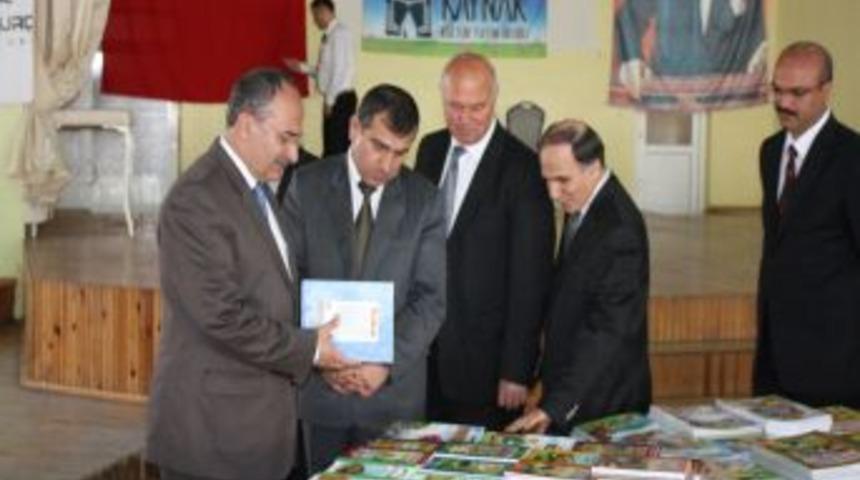 Banaz'da Kitap Şenliği Başladı