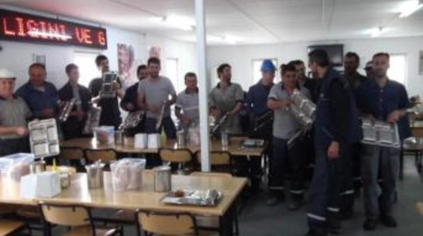 Metal İş&ccedil;eri Eyleme Devam Ediyor