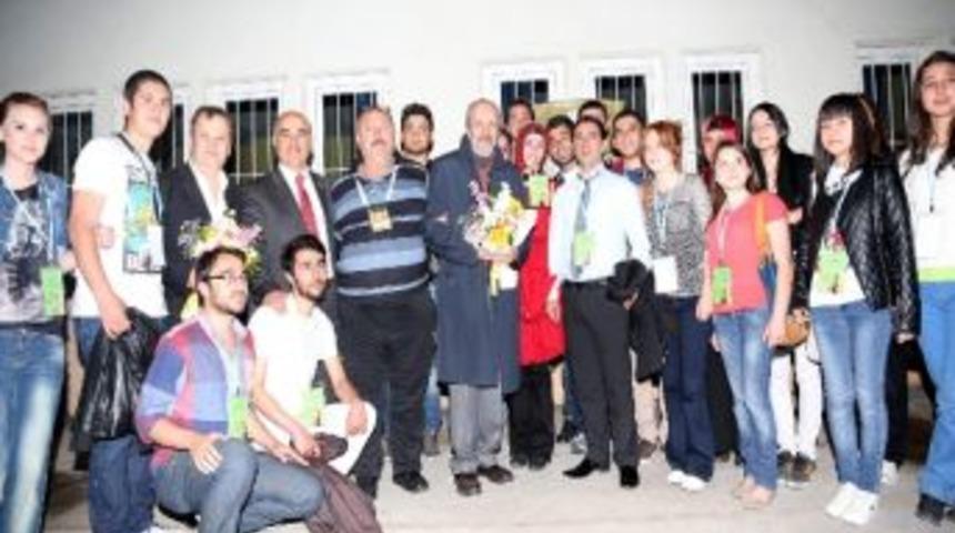 Taş Mektep Duygulandırdı