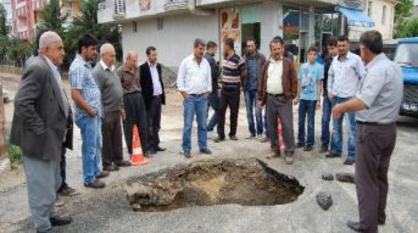 Yağışlarda Asfalt &Ccedil;&ouml;kt&uuml;