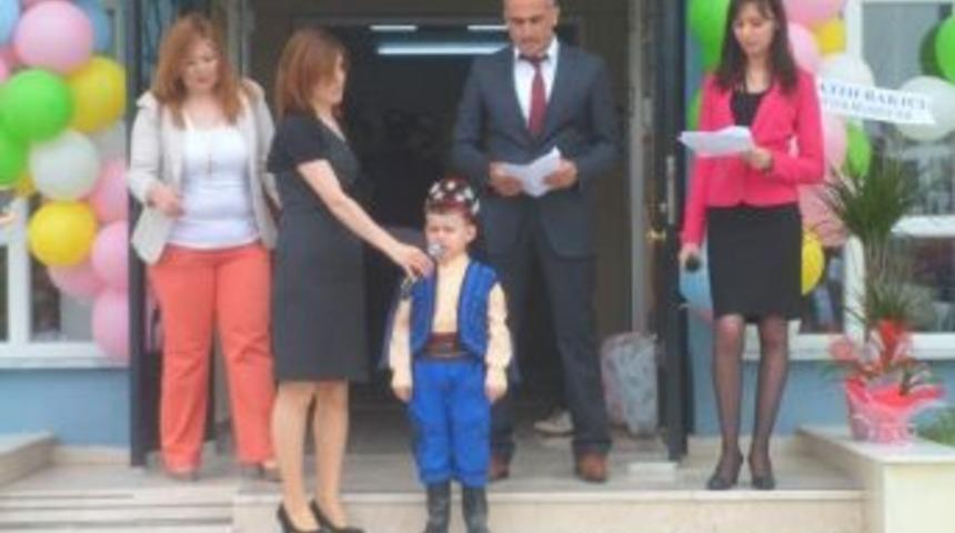 Miniklerden Anneler G&uuml;n&uuml; Programı