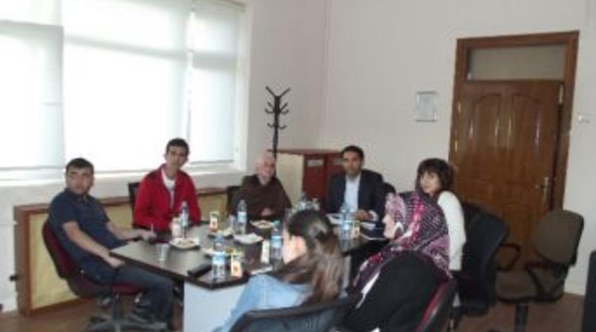 "gen&ccedil; G&ouml;n&uuml;l El&ccedil;ileri" Proje Toplantısı Yapıldı