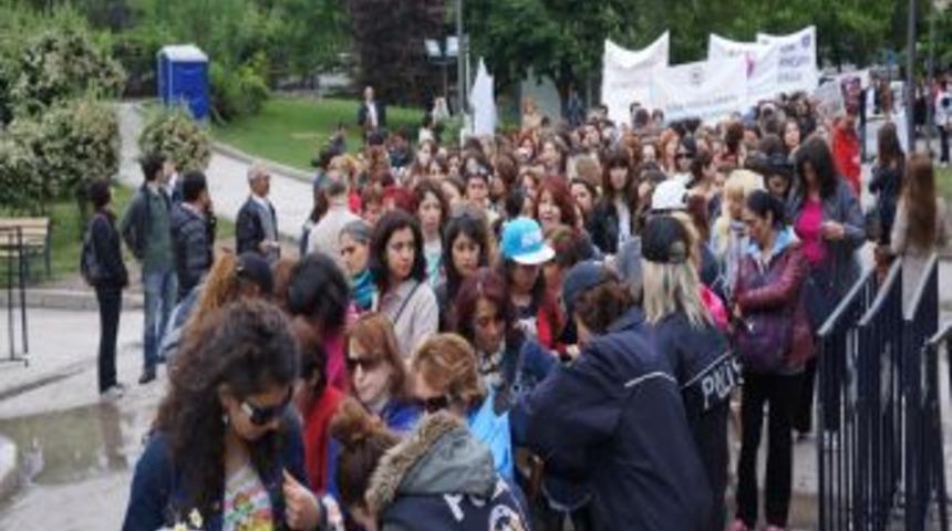 Hemşirelerden 'sessiz' Yürüyüş