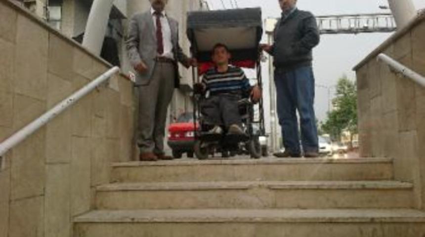 Engelliler Hediye Olarak Alt Ge&ccedil;itlere Asans&ouml;r İstiyor