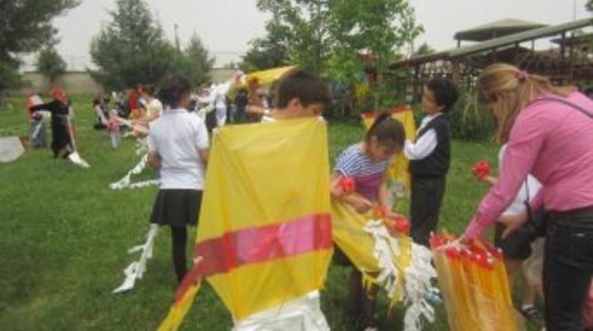 Gkv&rsquo;liler Onkoloji Hastanesindeki Kardeşlerini Unutmadı