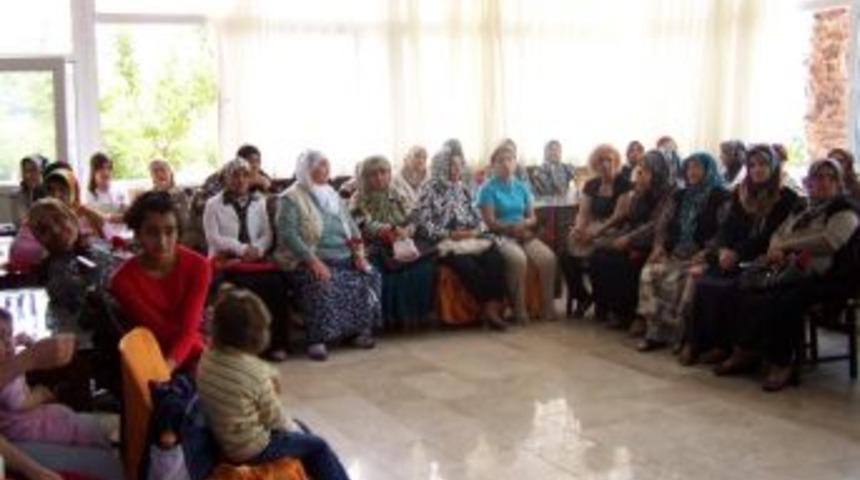 Mhp Osmaniye İl Kadın Kolları Huzurevi&rsquo;ni Ziyaret Etti