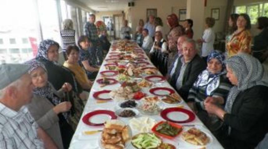 S&ouml;ke Mhp Şehit Annelerini Ağırladı