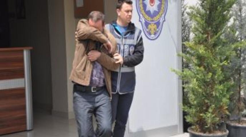 Yankesiciler Yaşlı Adamı Otob&uuml;ste &Ccedil;arptı