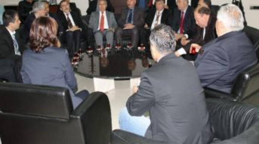 Anadolu Dernekler Konfederasyonu S&uuml;rece Destek İ&ccedil;in Diyarbakır&rsquo;da