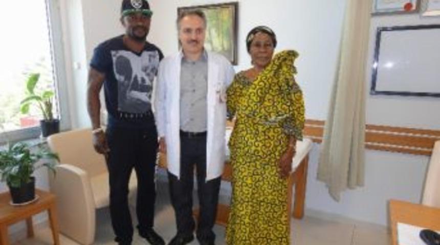 Trabzonspor&rsquo;un Yıldız Futbolcu Zokora&rsquo;nın Annesi Ameliyat Oldu