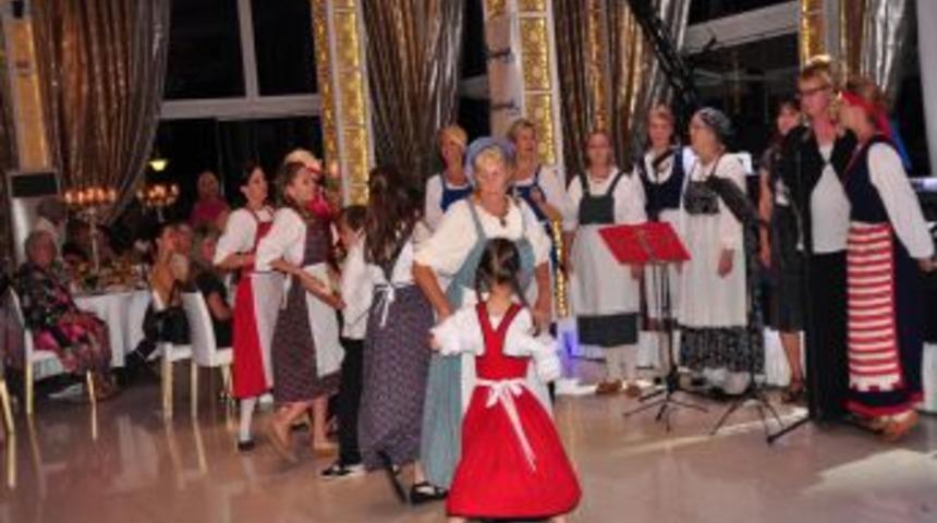 Alanya'da 6 Farklı &Uuml;lkeden Anne Birlikte 'Anneler G&uuml;n&uuml;'n&uuml; Kutladı