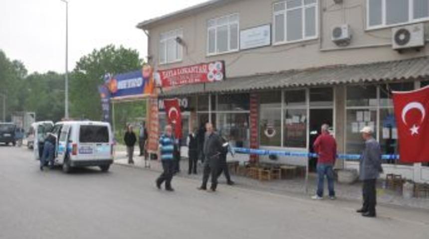 Akrabasını &Ccedil;ay Ocağında Silahla Yaraladı