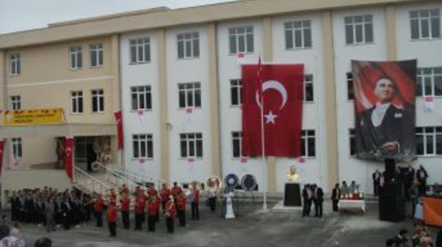 3 Yıl Boyunca Zeytinlerinin Yarısını Bağışlayan Köylüler Meslek Lisesi Yaptırdı