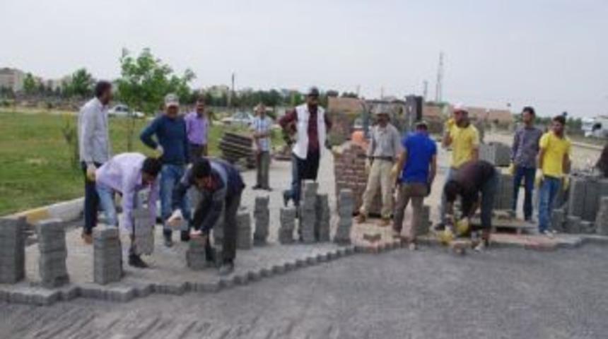 Viranşehir&rsquo;de Kilitli Parke D&ouml;şeme &Ccedil;alışmaları