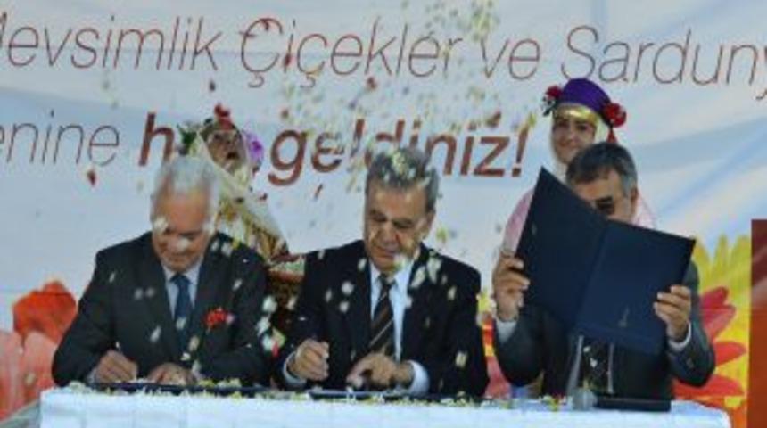 İzmir B&uuml;y&uuml;kşehir Belediyesi Bademler K&ouml;y&uuml;nden 1 Milyon Liralık &Ccedil;i&ccedil;ek Alacak