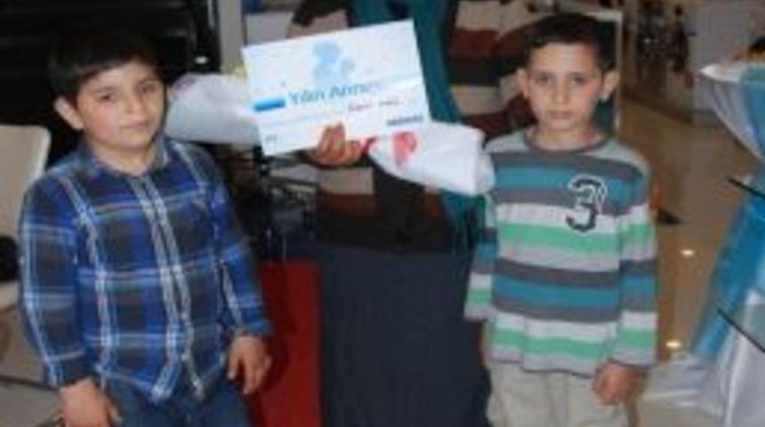 Yılın Annesi &Ouml;d&uuml;l&uuml;n&uuml; Aldı